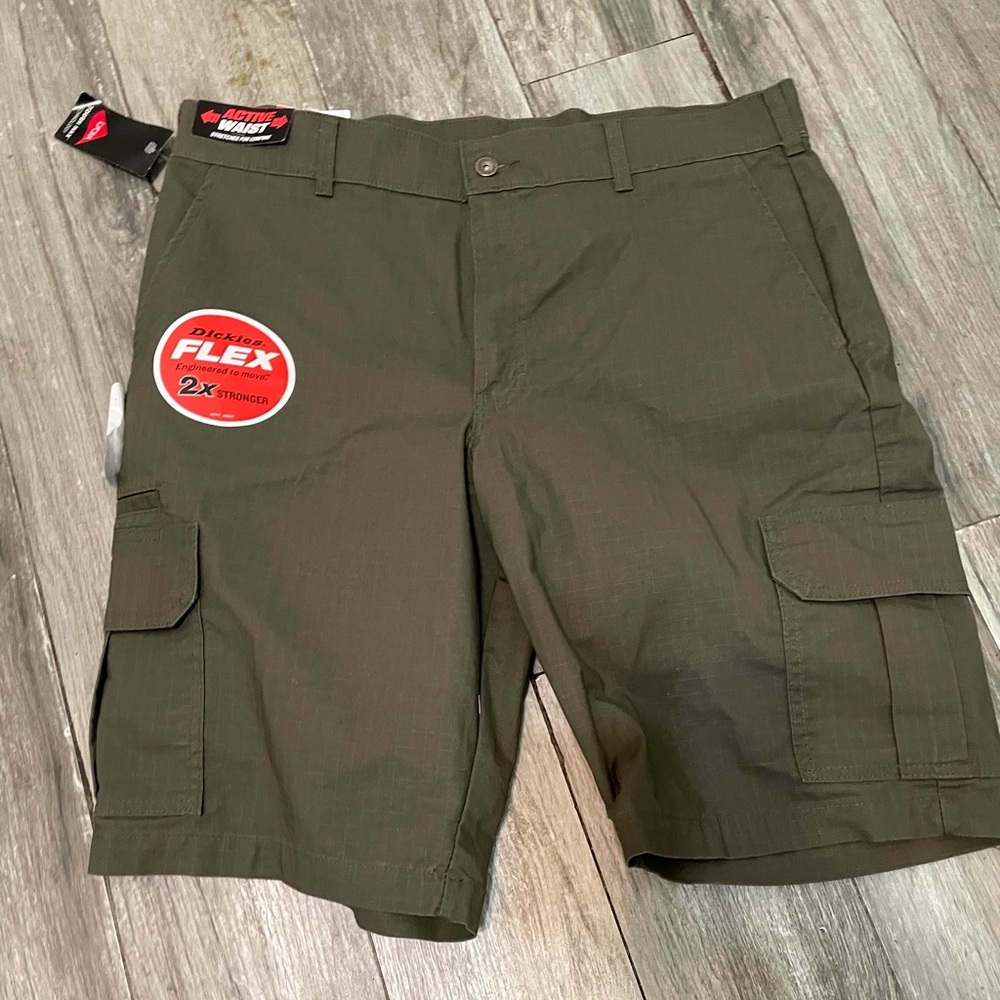 Dickies Flex regular fit 2X Stronger dark green Men’s 38 flat front Cargo short